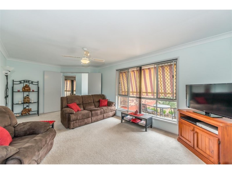 2 Morfantaine Terrace, Parkwood QLD 4214