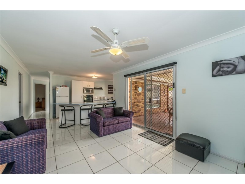 2 Morfantaine Terrace, Parkwood QLD 4214