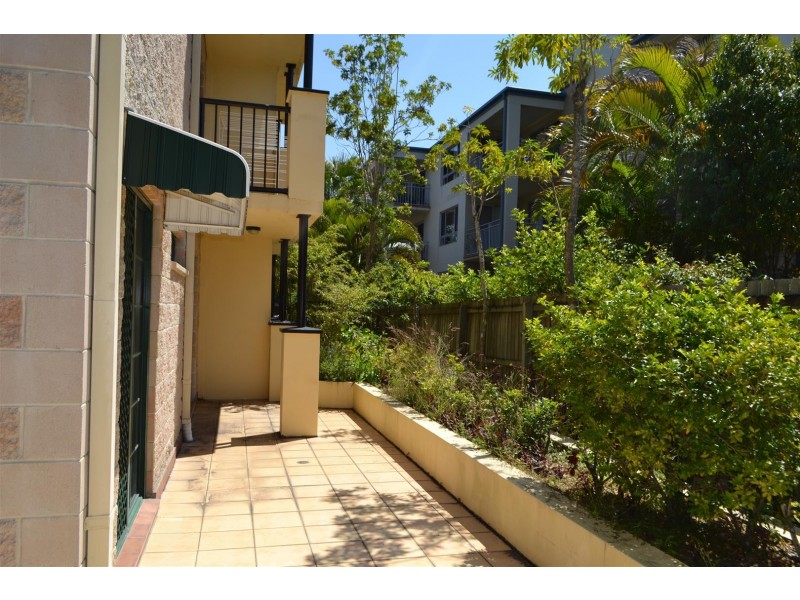 2/152 High Street, Southport QLD 4215