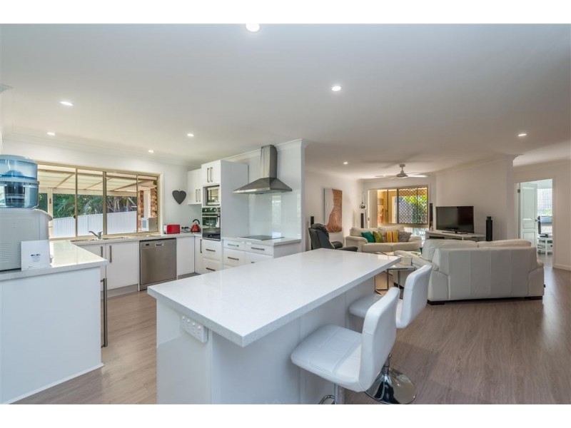 7 Mona Ct, Oxenford QLD 4210