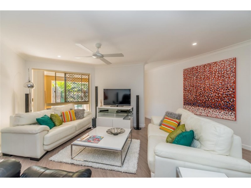 7 Mona Ct, Oxenford QLD 4210