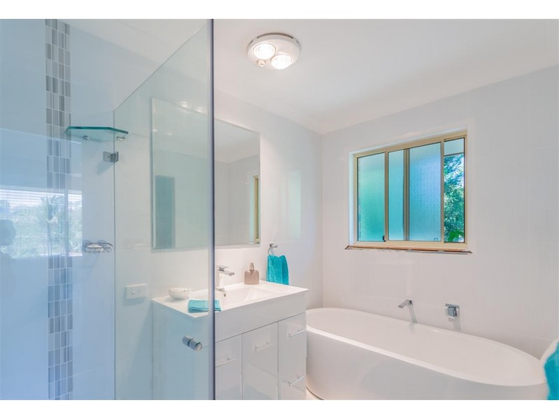 7 Mona Ct, Oxenford QLD 4210