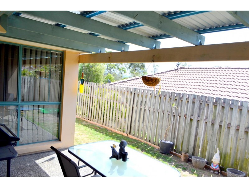 2/110 Greenacre Drive, Parkwood QLD 4214