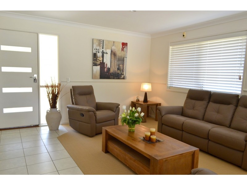 39 Galapagos Way, Pacific Pines QLD 4211