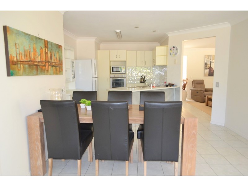 39 Galapagos Way, Pacific Pines QLD 4211