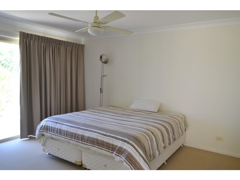 39 Galapagos Way, Pacific Pines QLD 4211