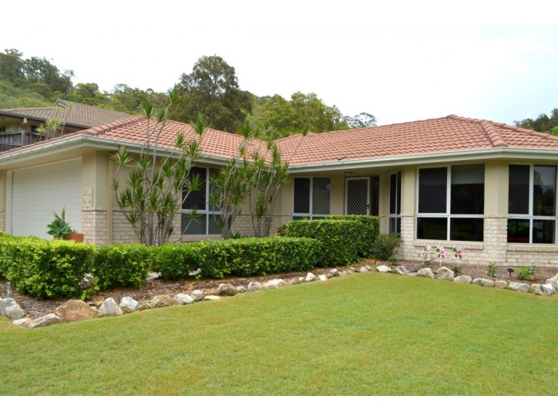 4 Lambert Drive, Maudsland QLD 4210