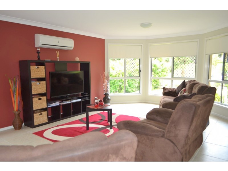 4 Lambert Drive, Maudsland QLD 4210