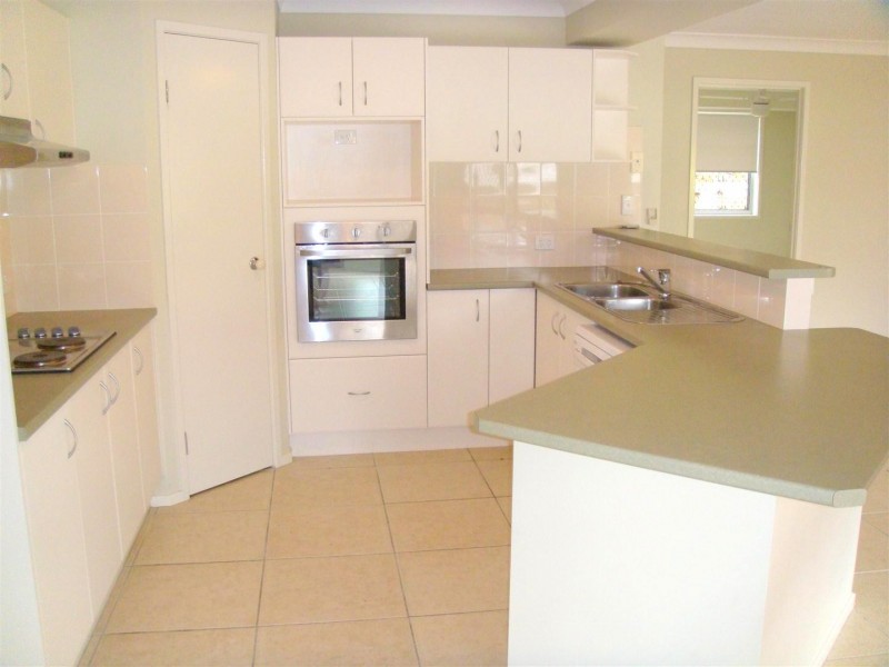 4 Lambert Drive, Maudsland QLD 4210