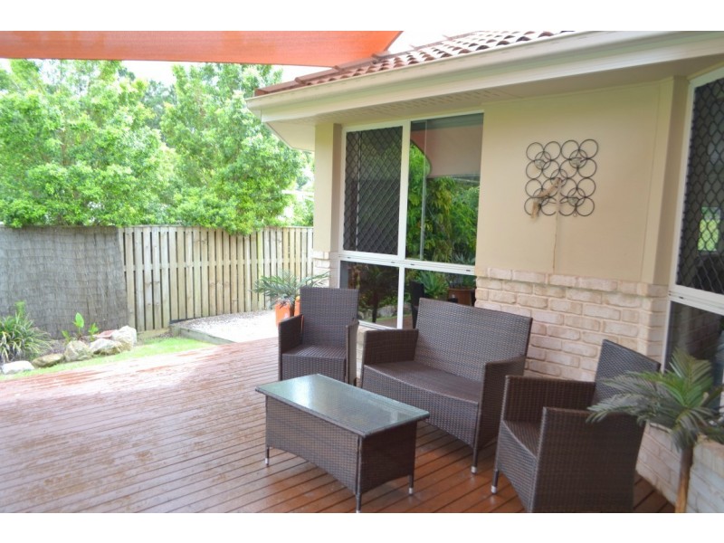 4 Lambert Drive, Maudsland QLD 4210