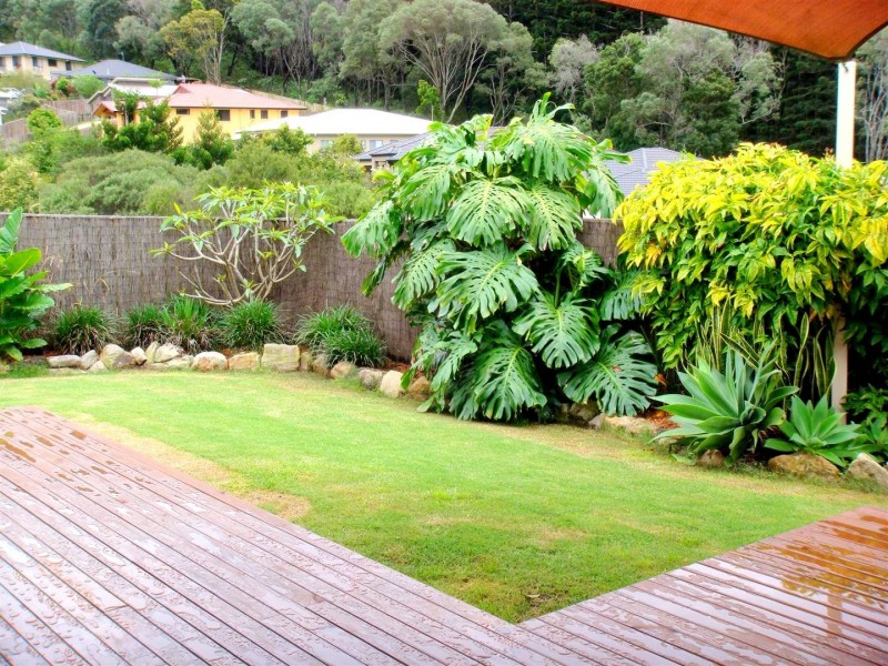 4 Lambert Drive, Maudsland QLD 4210