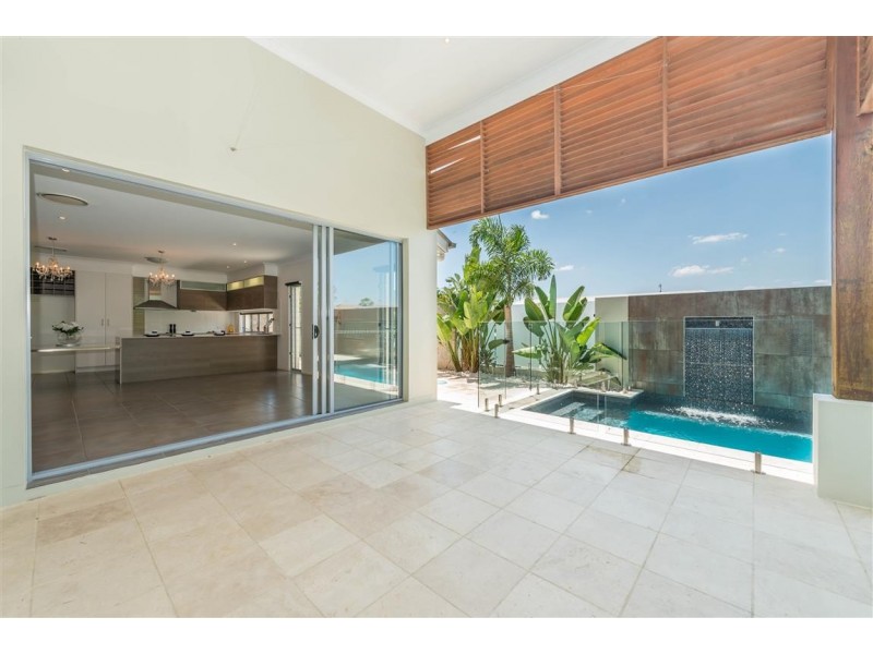 10 Codrington Circuit, Pacific Pines QLD 4211