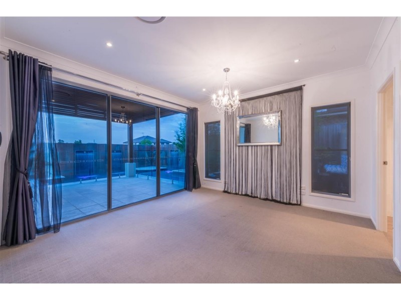 10 Codrington Circuit, Pacific Pines QLD 4211