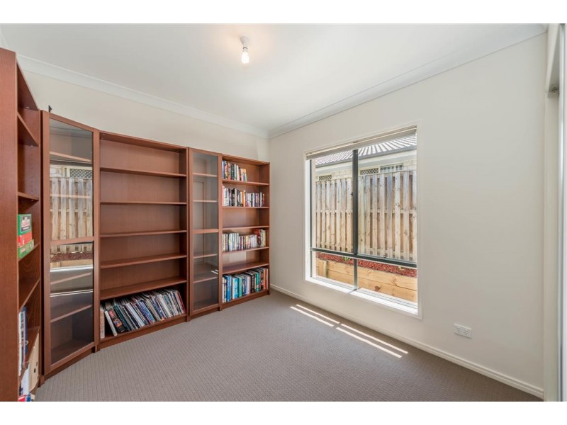 25 Barradeen Circuit, Pacific Pines QLD 4211
