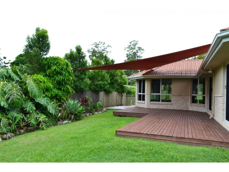 4 Lambert Drive, Maudsland QLD 4210