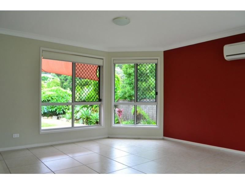 4 Lambert Drive, Maudsland QLD 4210