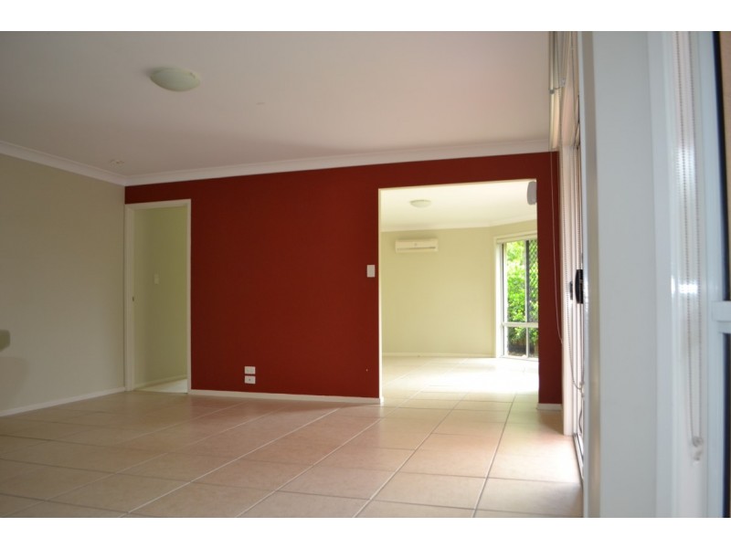 4 Lambert Drive, Maudsland QLD 4210