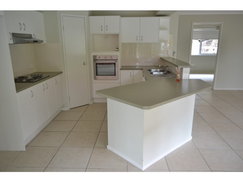 4 Lambert Drive, Maudsland QLD 4210