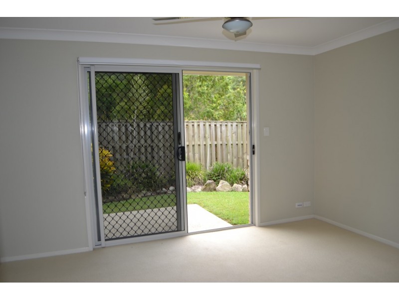 4 Lambert Drive, Maudsland QLD 4210