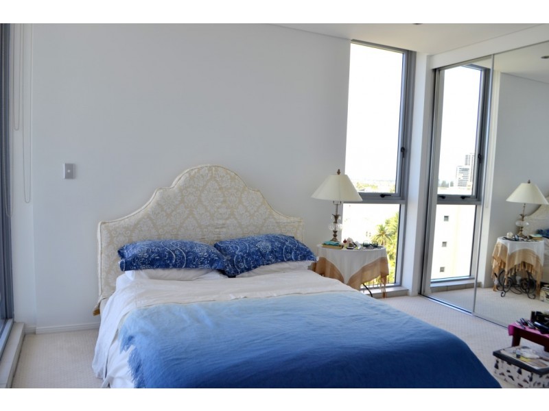 1106/4 Como Crescent, Southport QLD 4215