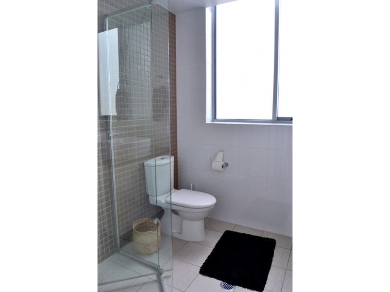 1106/4 Como Crescent, Southport QLD 4215