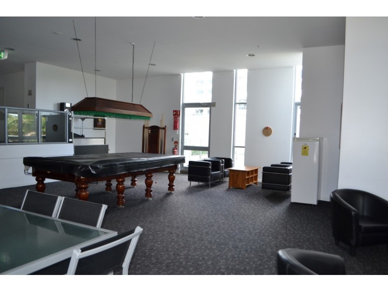 1106/4 Como Crescent, Southport QLD 4215