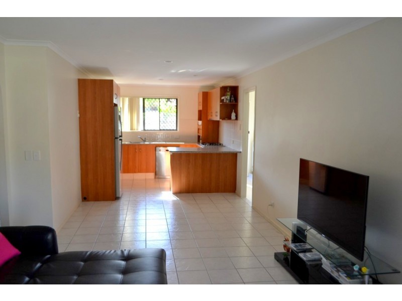 2/92 Botanical Drive, Labrador QLD 4215