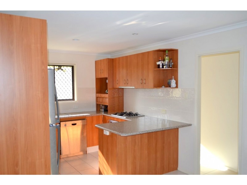 2/92 Botanical Drive, Labrador QLD 4215