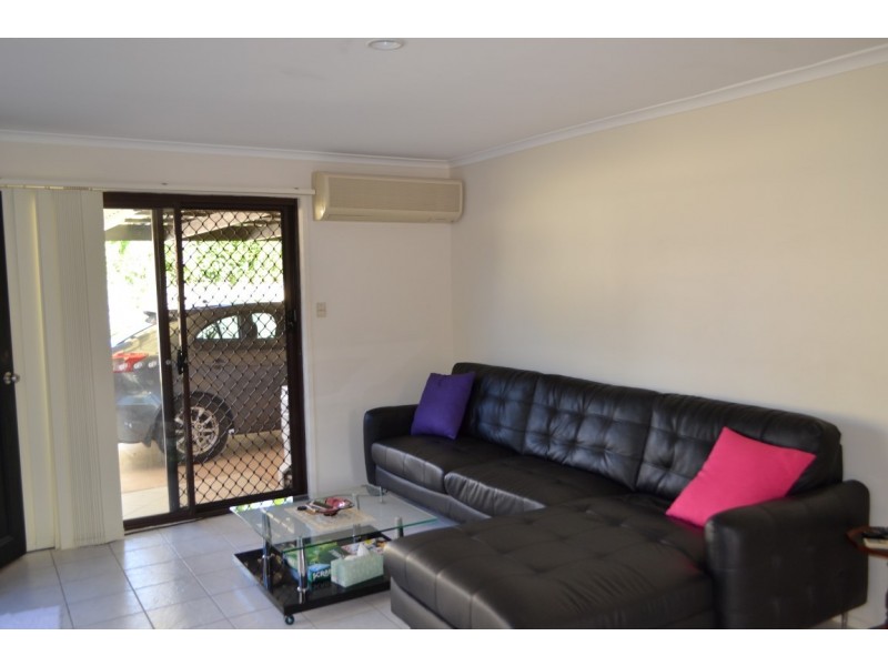 2/92 Botanical Drive, Labrador QLD 4215