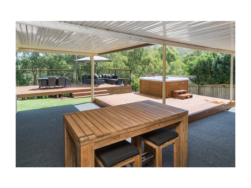 24 Pineview Drive, Oxenford QLD 4210