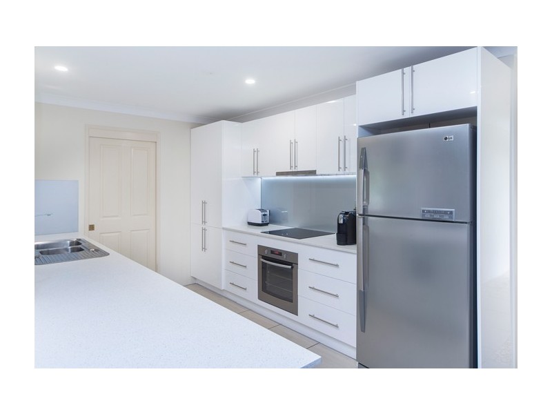 24 Pineview Drive, Oxenford QLD 4210