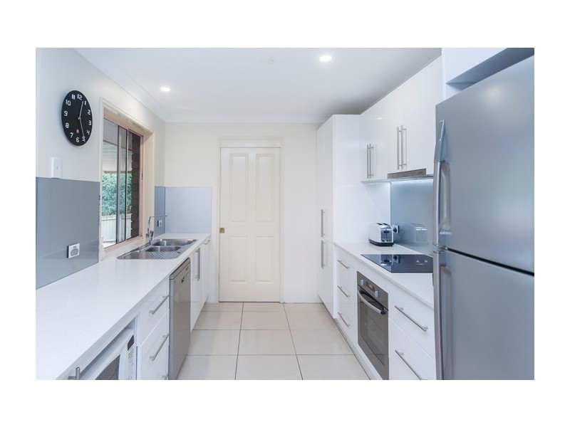 24 Pineview Drive, Oxenford QLD 4210