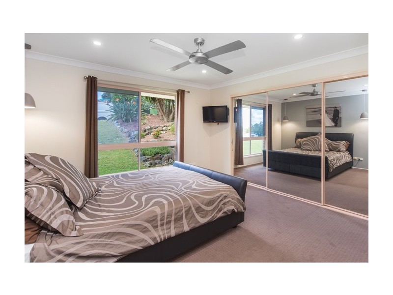 24 Pineview Drive, Oxenford QLD 4210