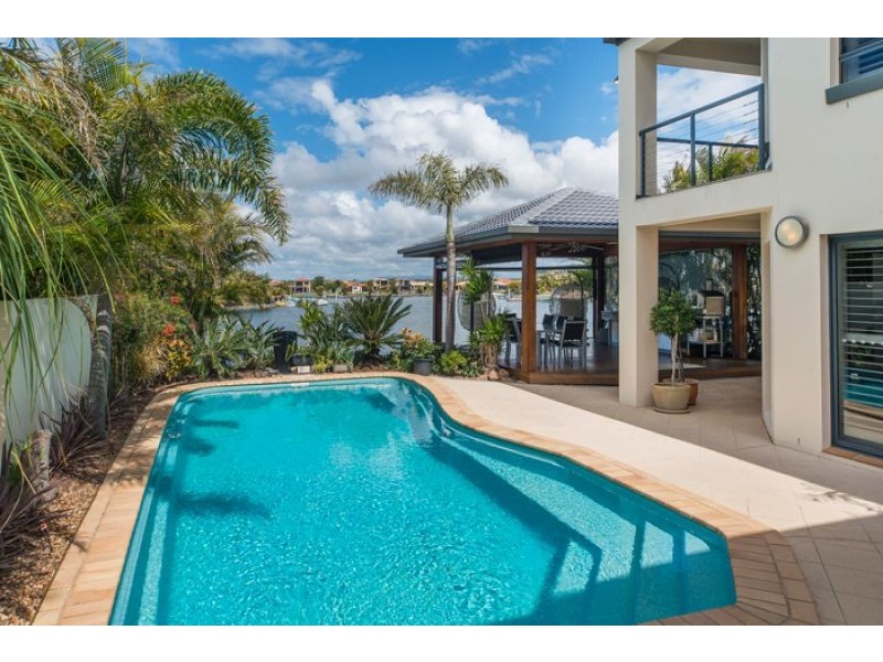 24 The Peninsula, Helensvale QLD 4212