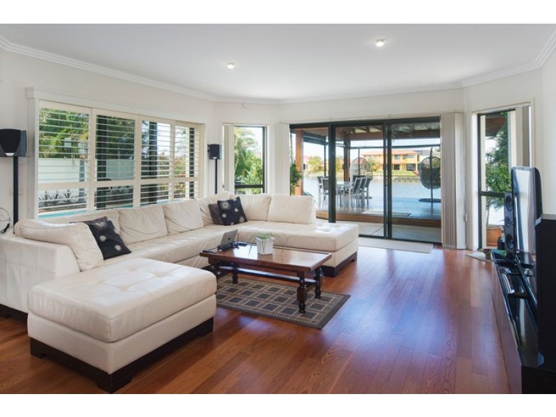 24 The Peninsula, Helensvale QLD 4212