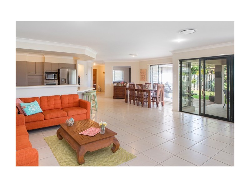 30 Salvado Drive, Pacific Pines QLD 4211