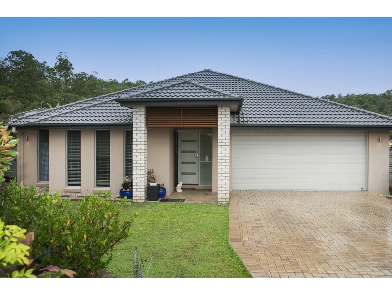 80 Hawkesbury Avenue, Pacific Pines QLD 4211