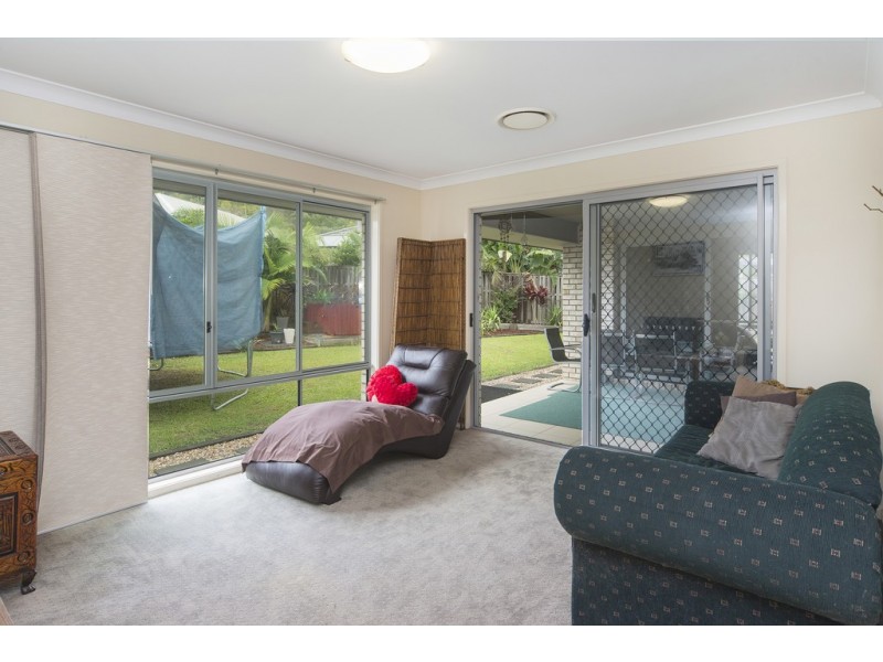 80 Hawkesbury Avenue, Pacific Pines QLD 4211
