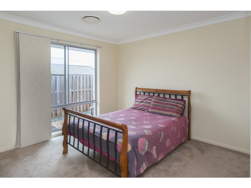 80 Hawkesbury Avenue, Pacific Pines QLD 4211