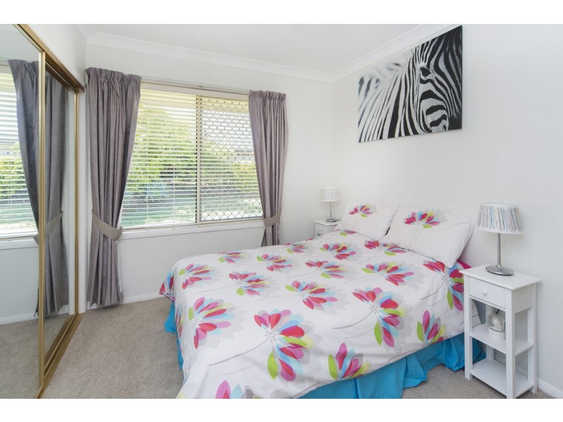 24 Pago Terrace, Pacific Pines QLD 4211