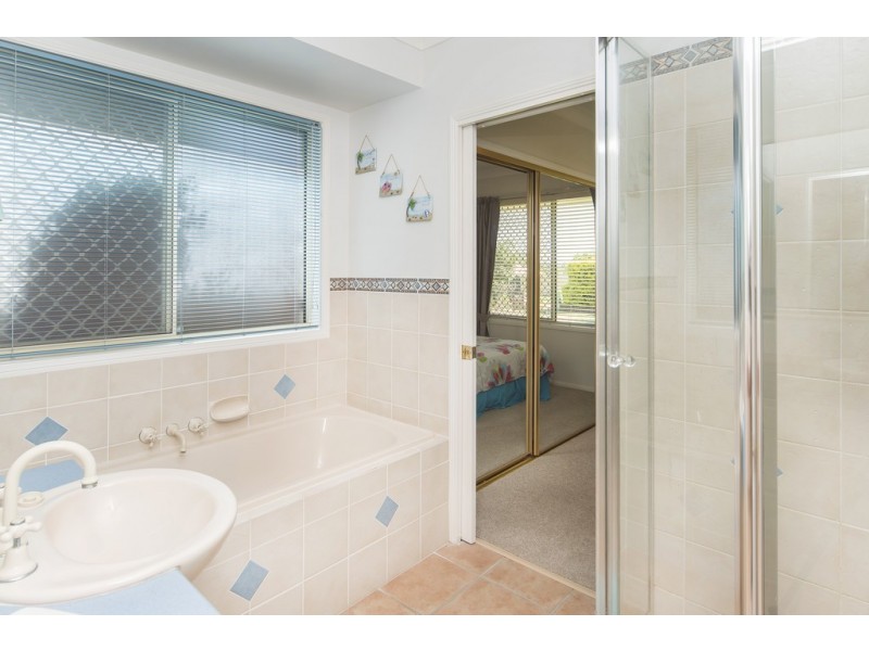24 Pago Terrace, Pacific Pines QLD 4211