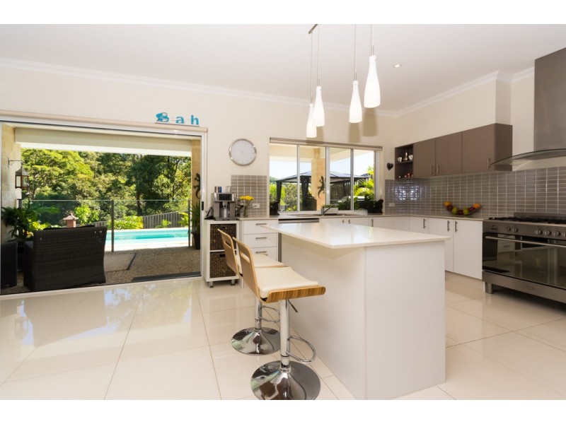 9 Castlereagh Close, Pacific Pines QLD 4211