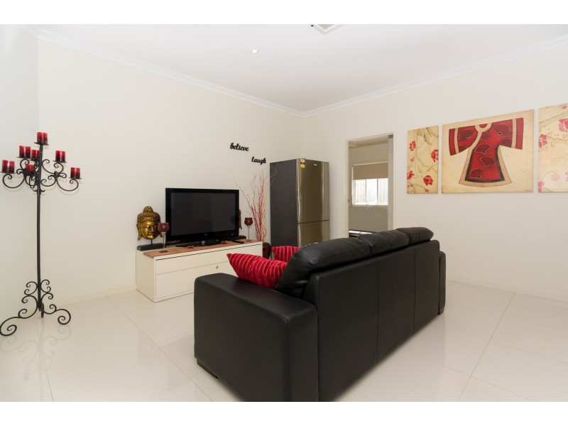9 Castlereagh Close, Pacific Pines QLD 4211