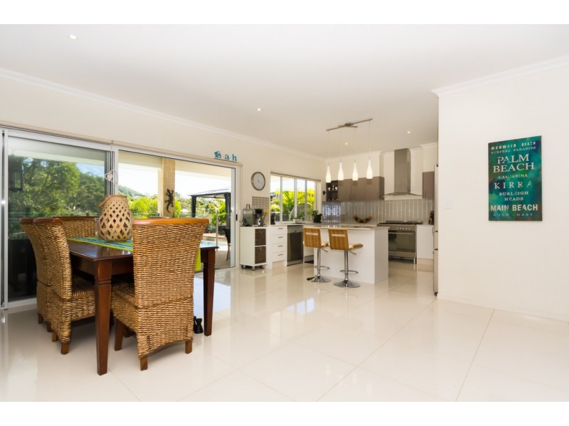 9 Castlereagh Close, Pacific Pines QLD 4211