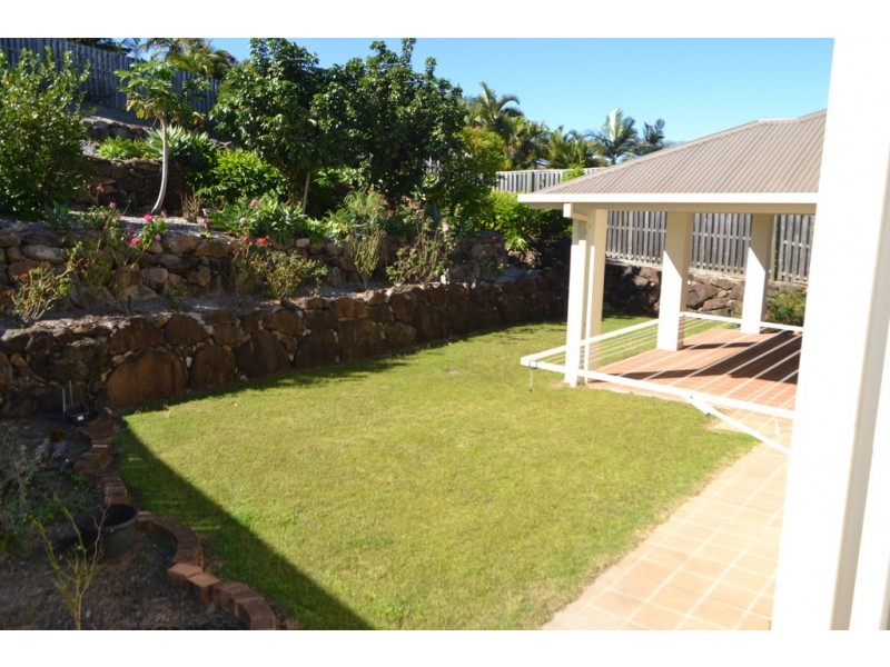 27 Yamba Street, Pacific Pines QLD 4211