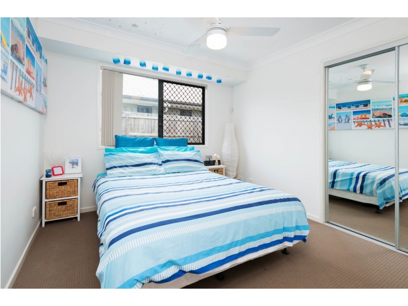 93 Wunburra Circle, Pacific Pines QLD 4211