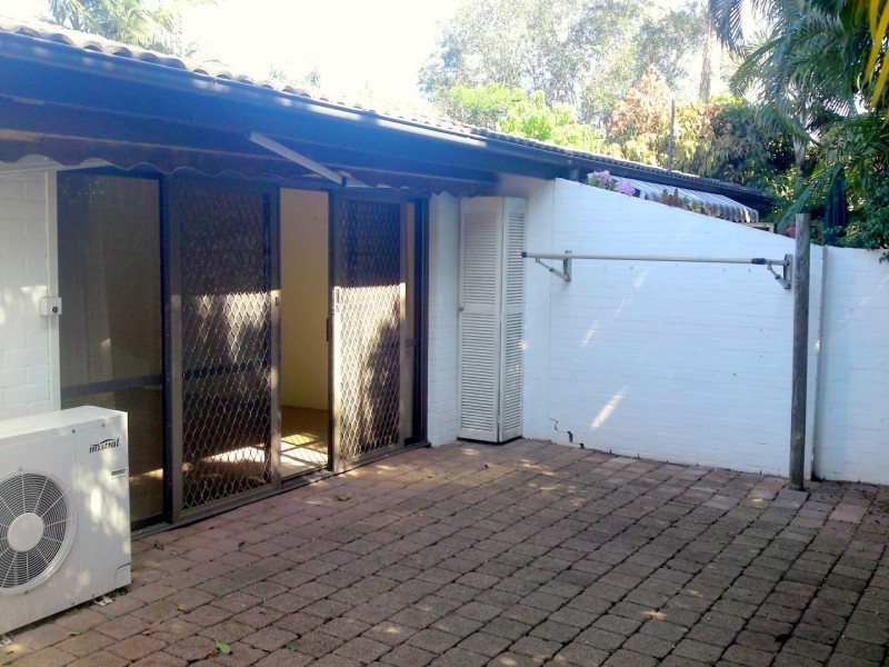 9 Freyburg Street, Sorrento QLD 4217