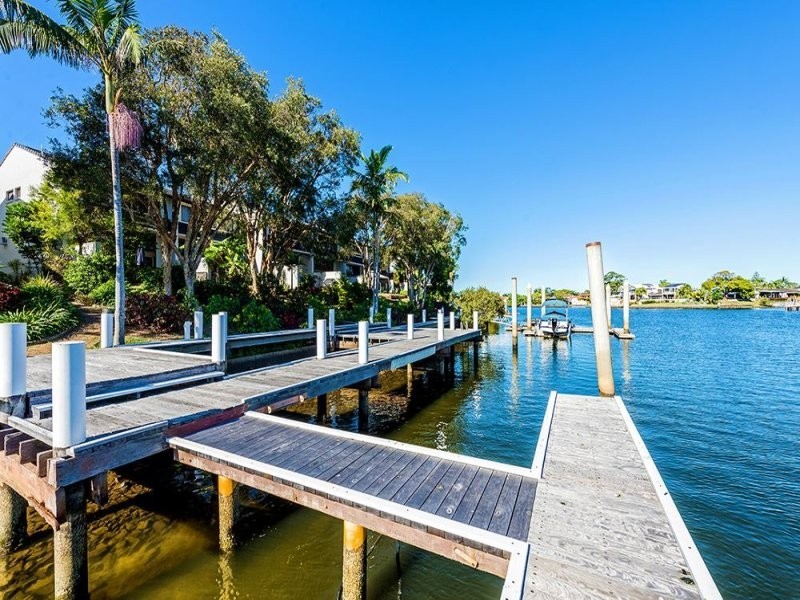 9 Freyburg Street, Sorrento QLD 4217