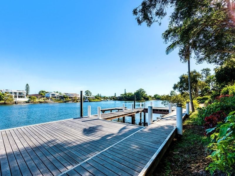 9 Freyburg Street, Sorrento QLD 4217