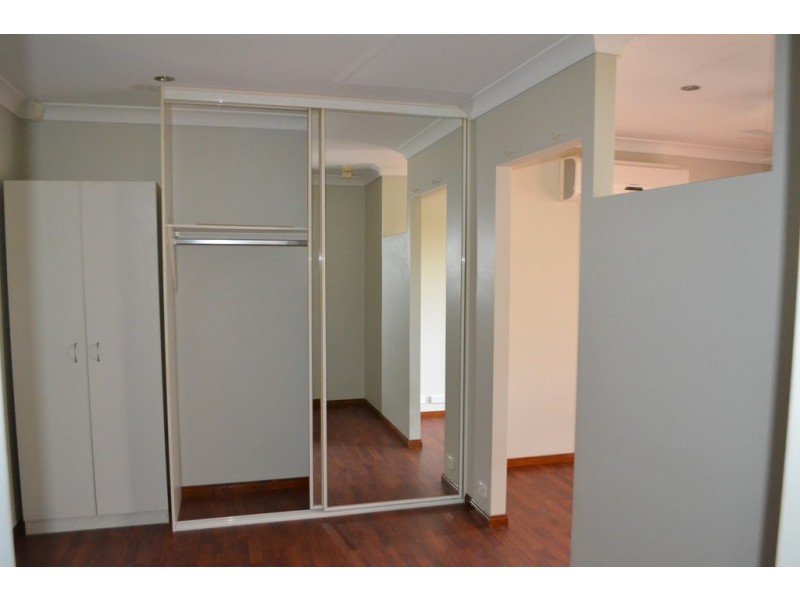 4 Pineneedle Court, Oxenford QLD 4210